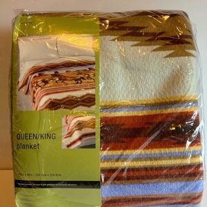 New Horse Southwest Aztec Queen/King 102"X90" Blanket Made In USA